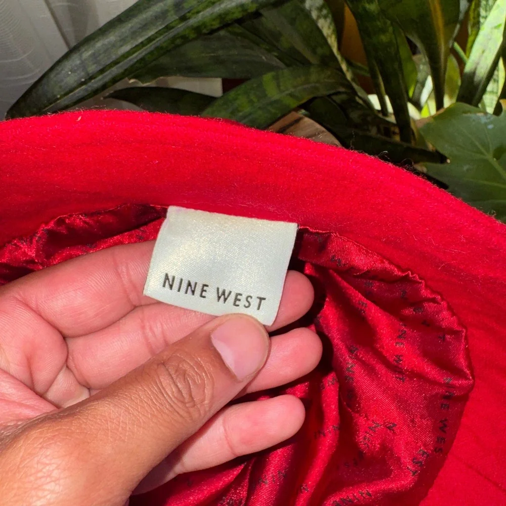Nine West Womens Red Cloche Bucket Hat Side Buckle Satin Lined Vintage Style